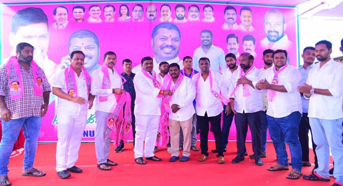 Over 250 BJP workers join TRS in Patancheru
