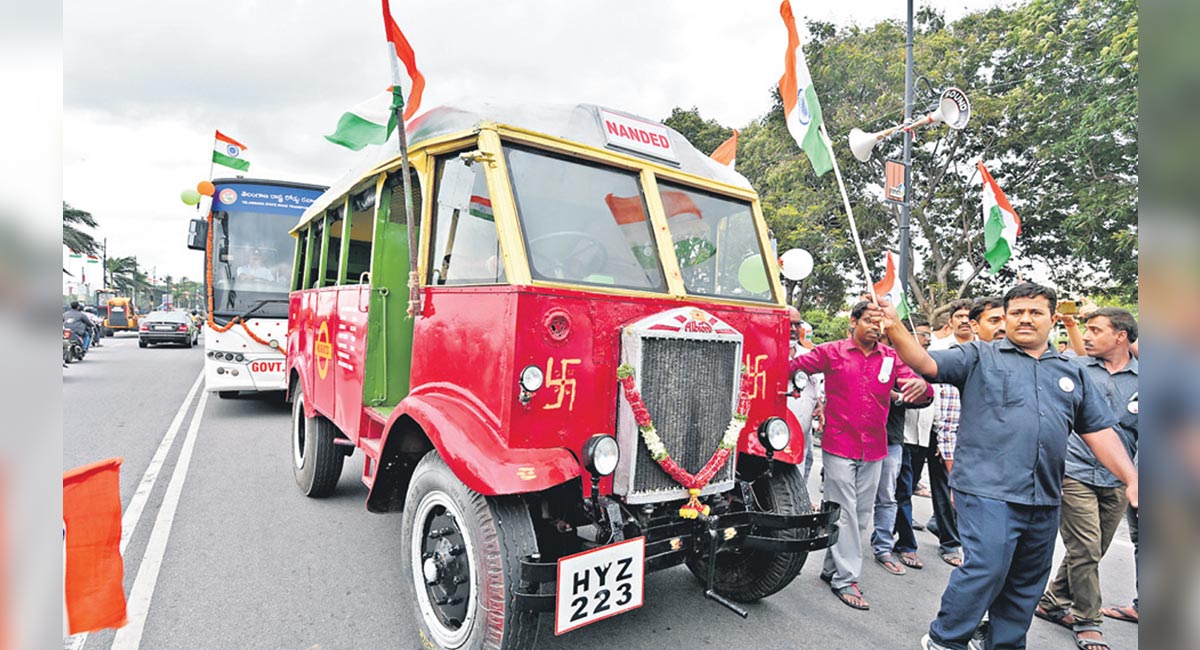 RTC’s vintage beauty pulls crowds to Tank Bund