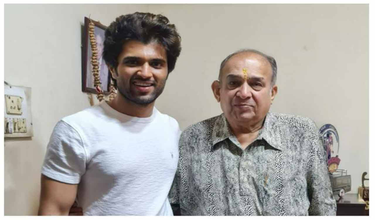 Vijay Deverakonda meets Mumbai theatre owner who called him arrogant 