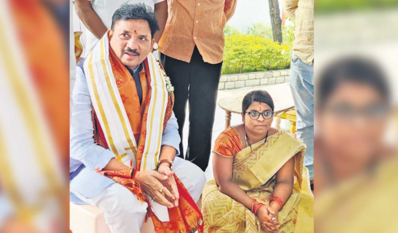 Telangana: Dalit BJP leader forced to sit on floor