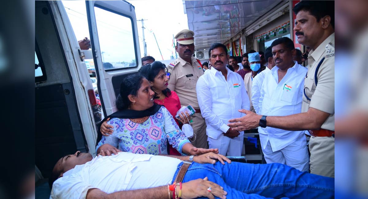 Two electrocuted while hoisting national flag near Patancheru