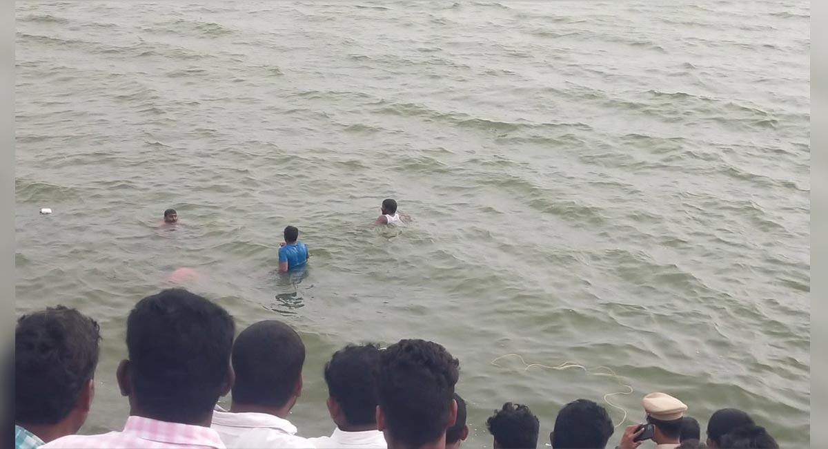 Nalgonda: Three students drown in Akkampally balancing reservoir
