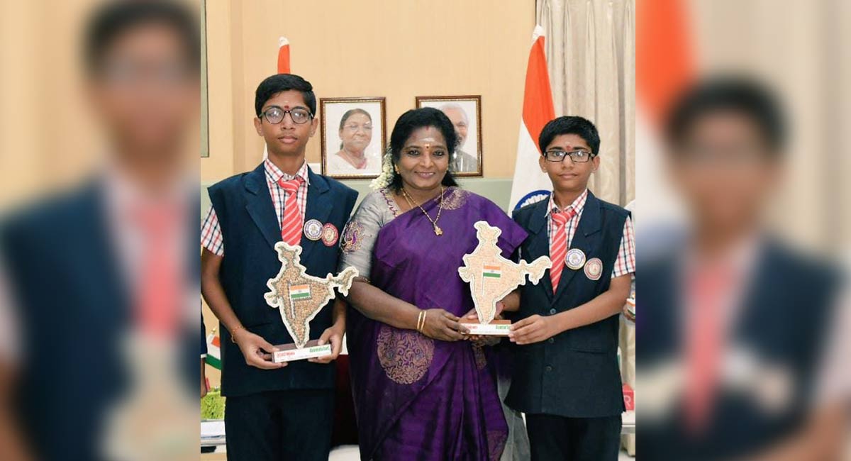 Governor lauds two students of Mancherial for drawing skills