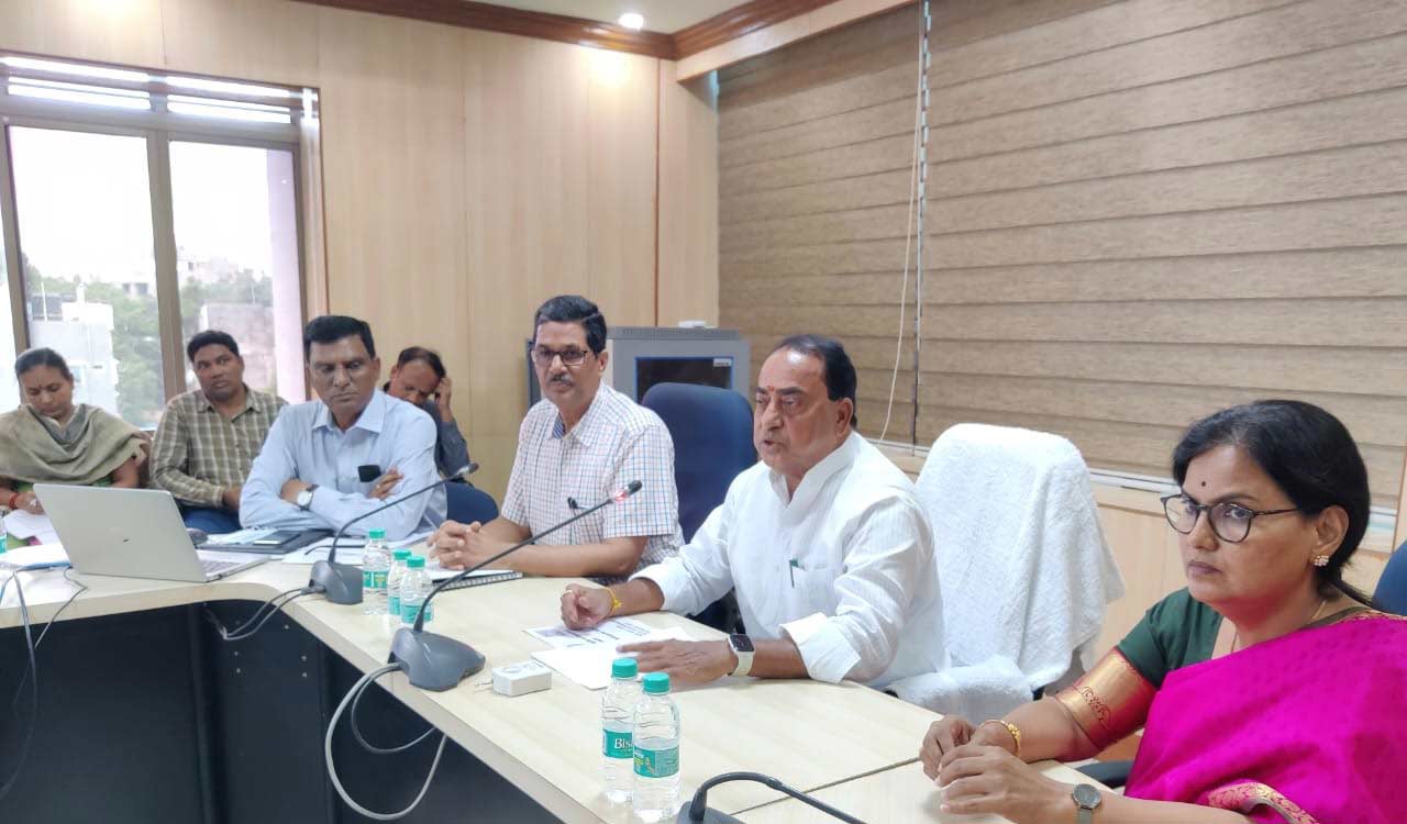 Minister Indrakaran launches website of Kawal Tiger Reserve