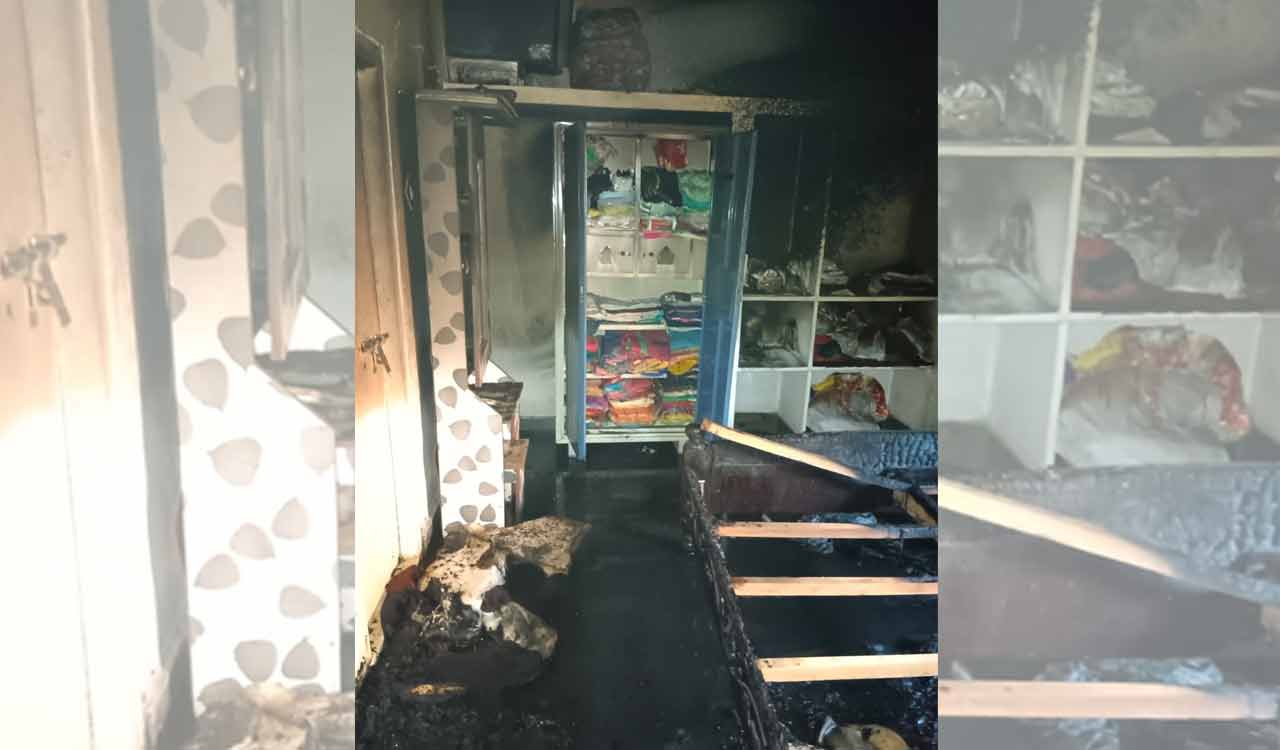 Telangana: Miscreants set fire to jail official’s house in Sathupalli