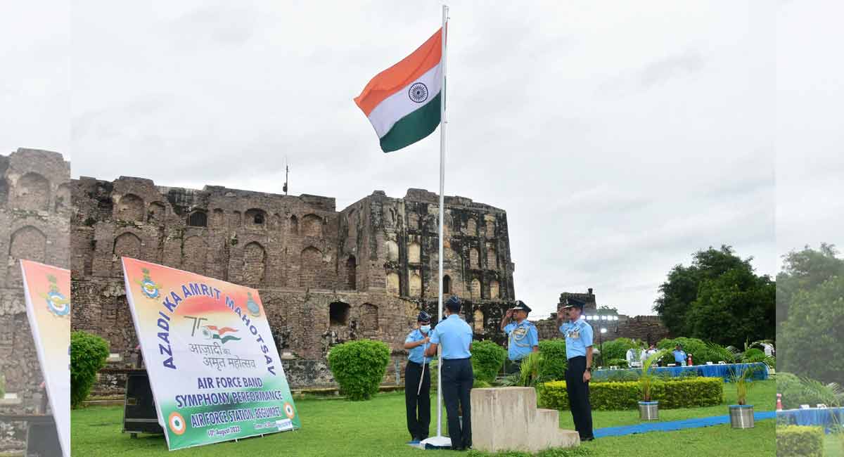 IAF band conducts ‘symphony band performance’ at Golconda Fort