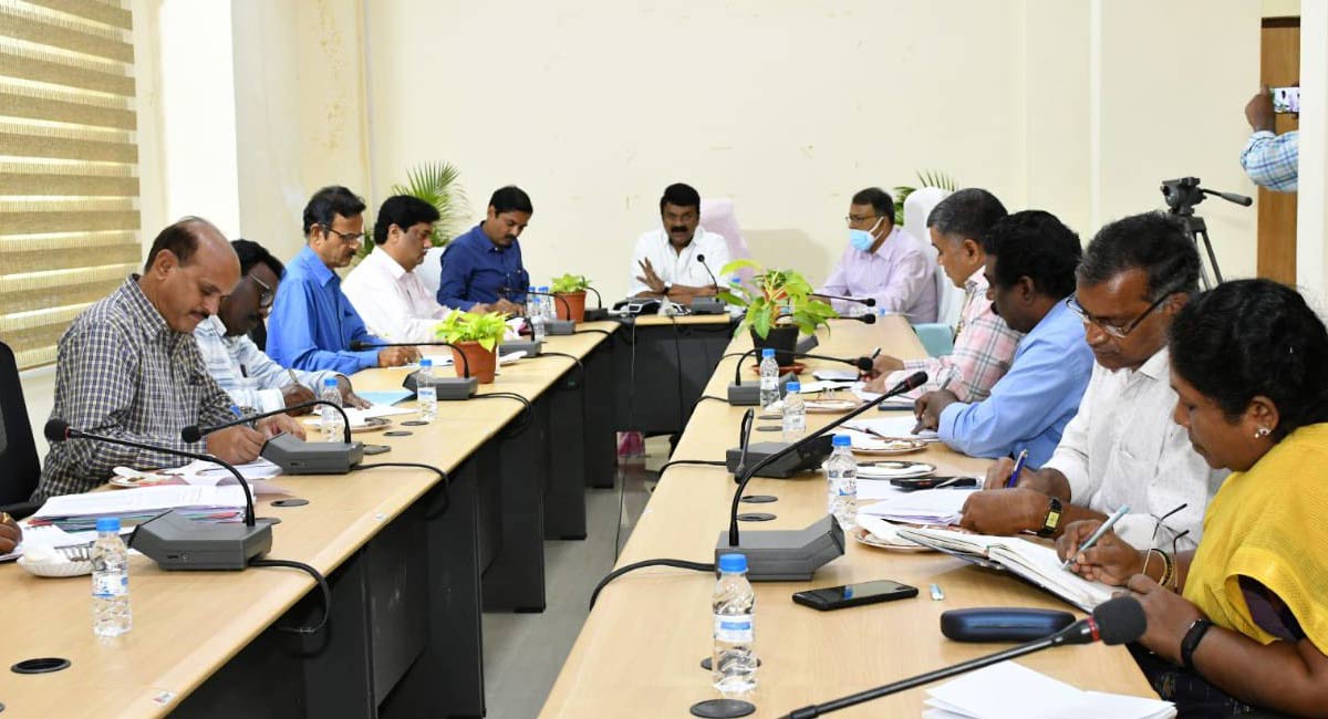 ‘TS Govt to release 68 crore fish seedlings, 10 crore shrimp into water bodies’