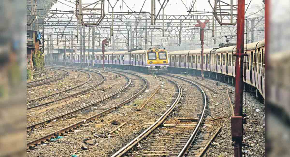 Nagpur-bound Express Train derails in Chhattisgarh