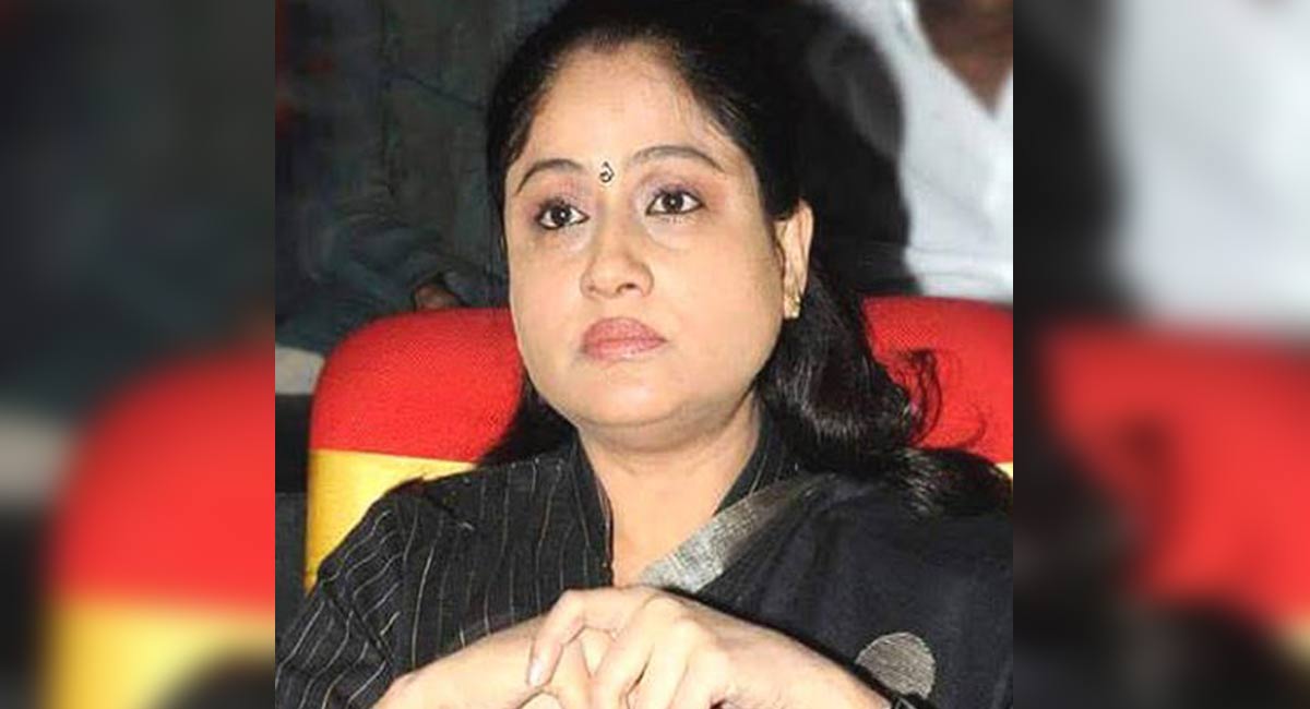Vijayashanti expresses discontentment for not giving preference in BJP