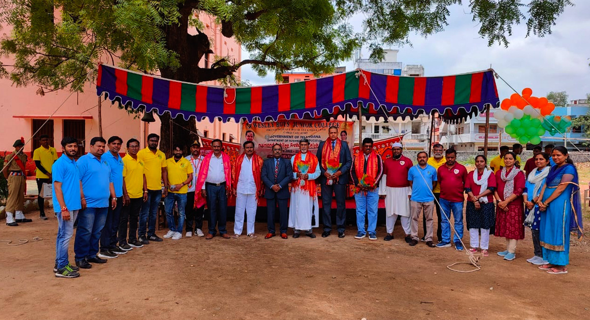 Wesley College holds sports tournaments as part of Swatantra Bharata Vajrotsavam