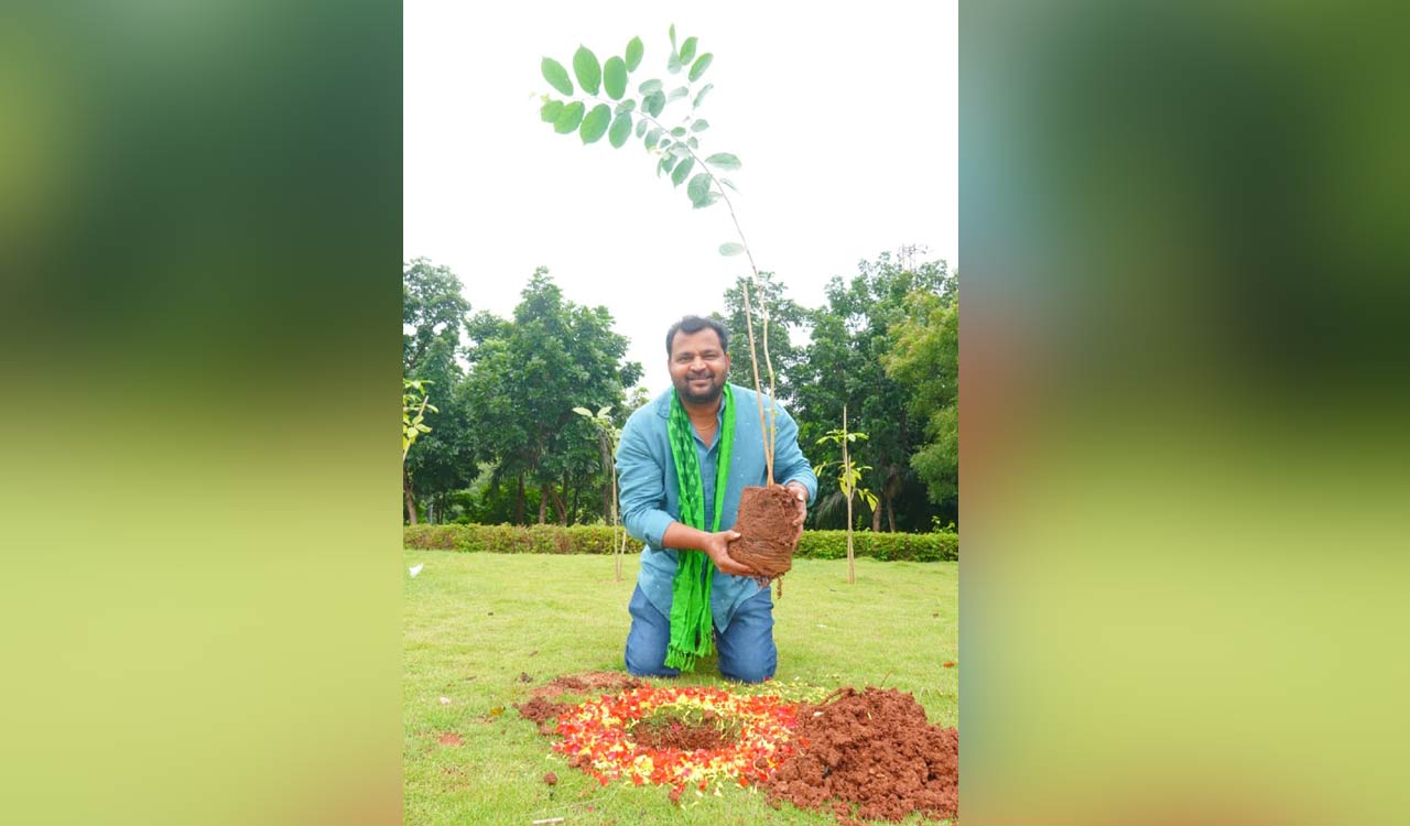 Actor ETV Prabhakar takes part in Green India Challenge