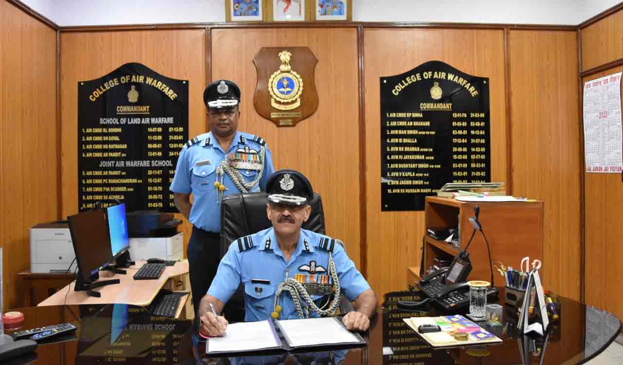 Air Vice Marshal Manish Khanna takes over command of CAW Secunderabad