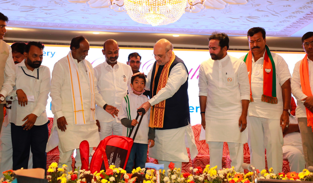 Hyderabad: Amit Shah distributes equipment to differently-abled