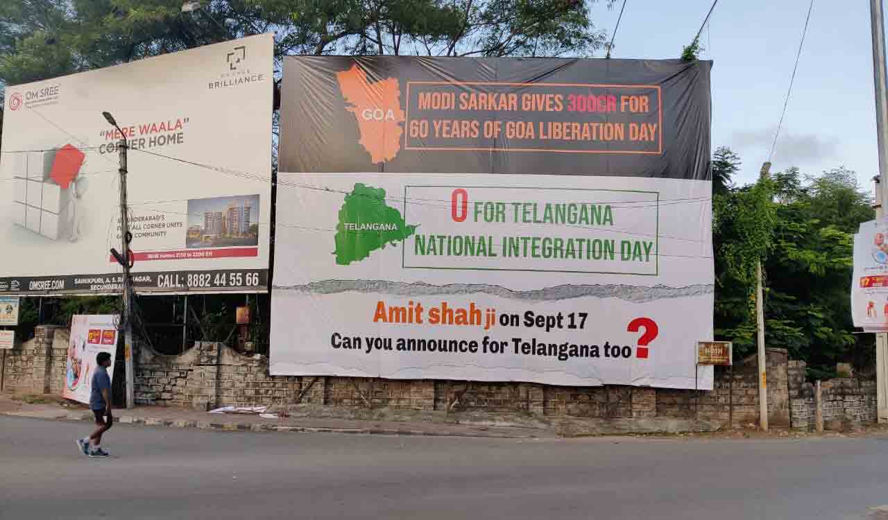 Poster highlighting injustice to Telangana greets Amit Shah
