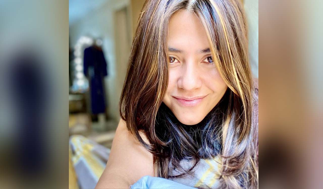 Arrest warrant issued against producer Ekta Kapoor, mother over web series