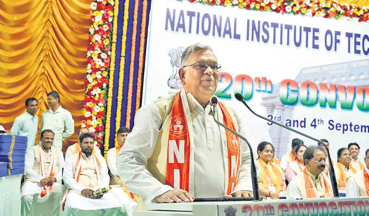 Manage relationships properly: BHU Vice Chancellor tells NITW graduates