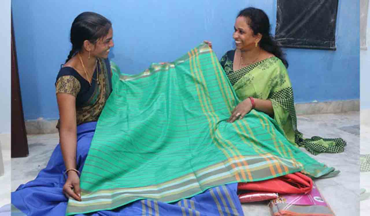 Telangana: Distribution of free Bathukamma sarees to women picks up pace