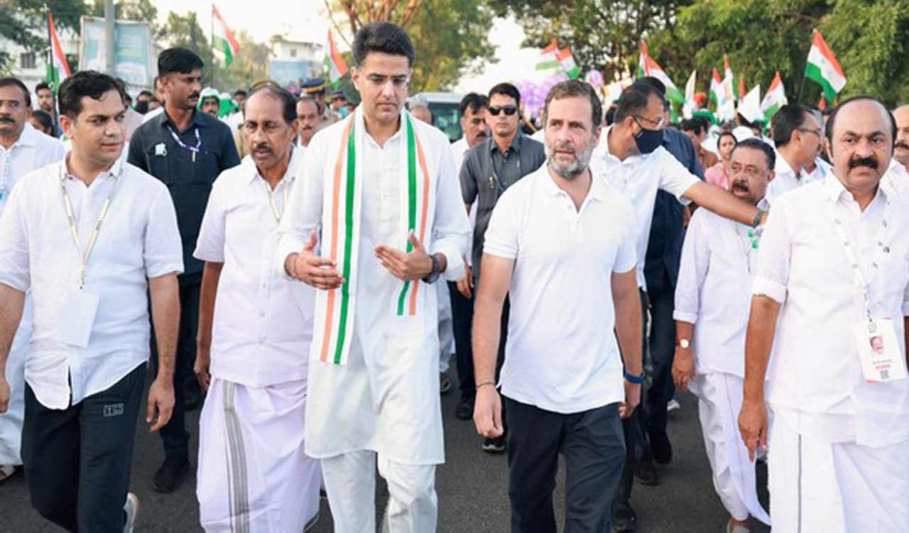 Bharat Jodo Yatra enters 14th day, Rahul Gandhi begins day with floral tributes to Sree Narayana Guru
