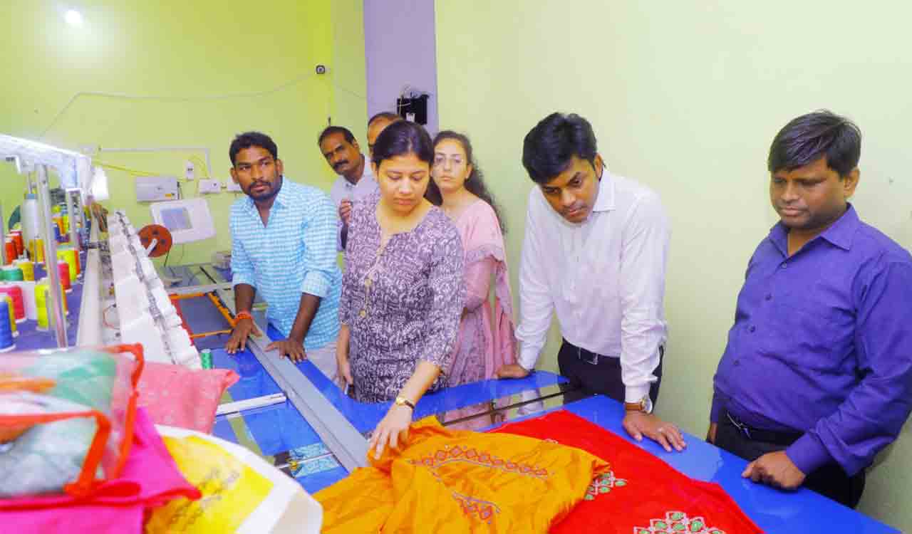 Niti Aayog committee hails Dalit Bandhu