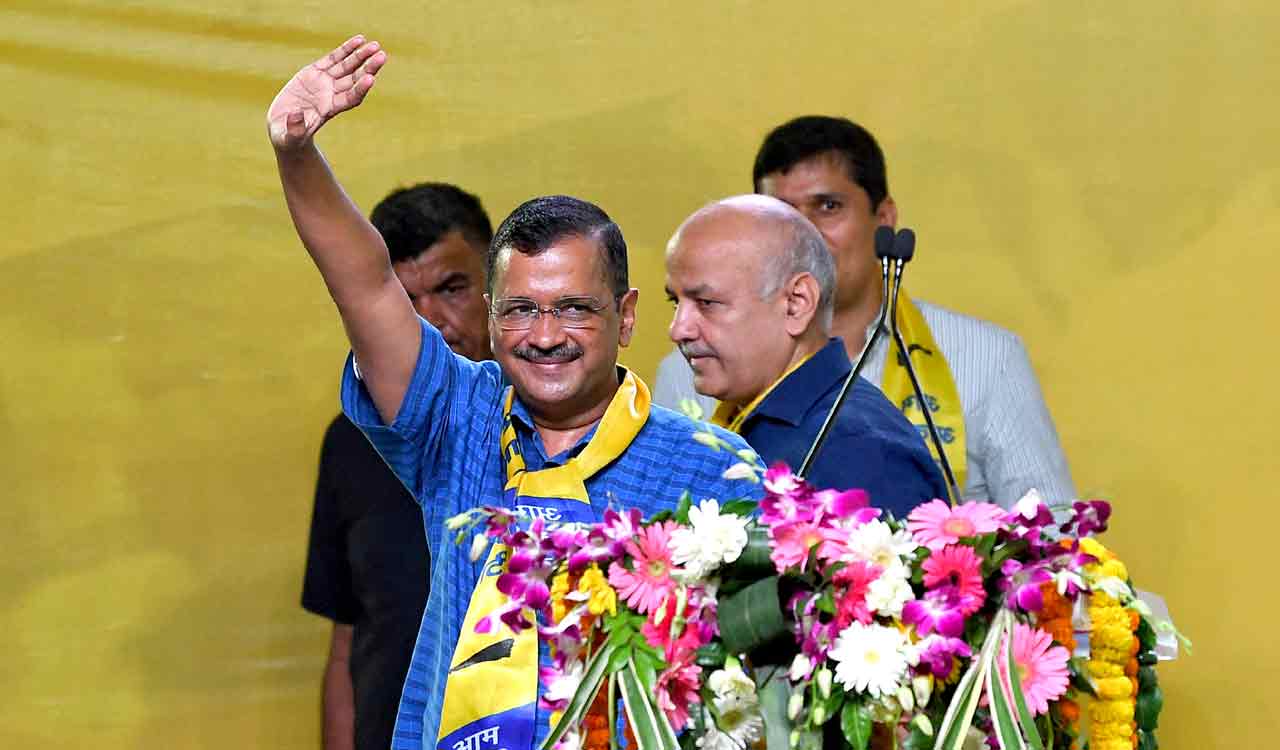 ‘Stop threatening media’, Arvind Kejriwal to PM’s media advisor