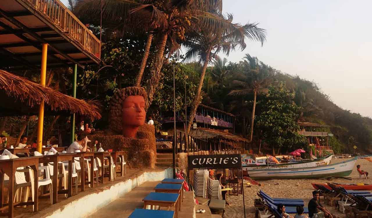Demolition of Curlies nightclub begins in Goa