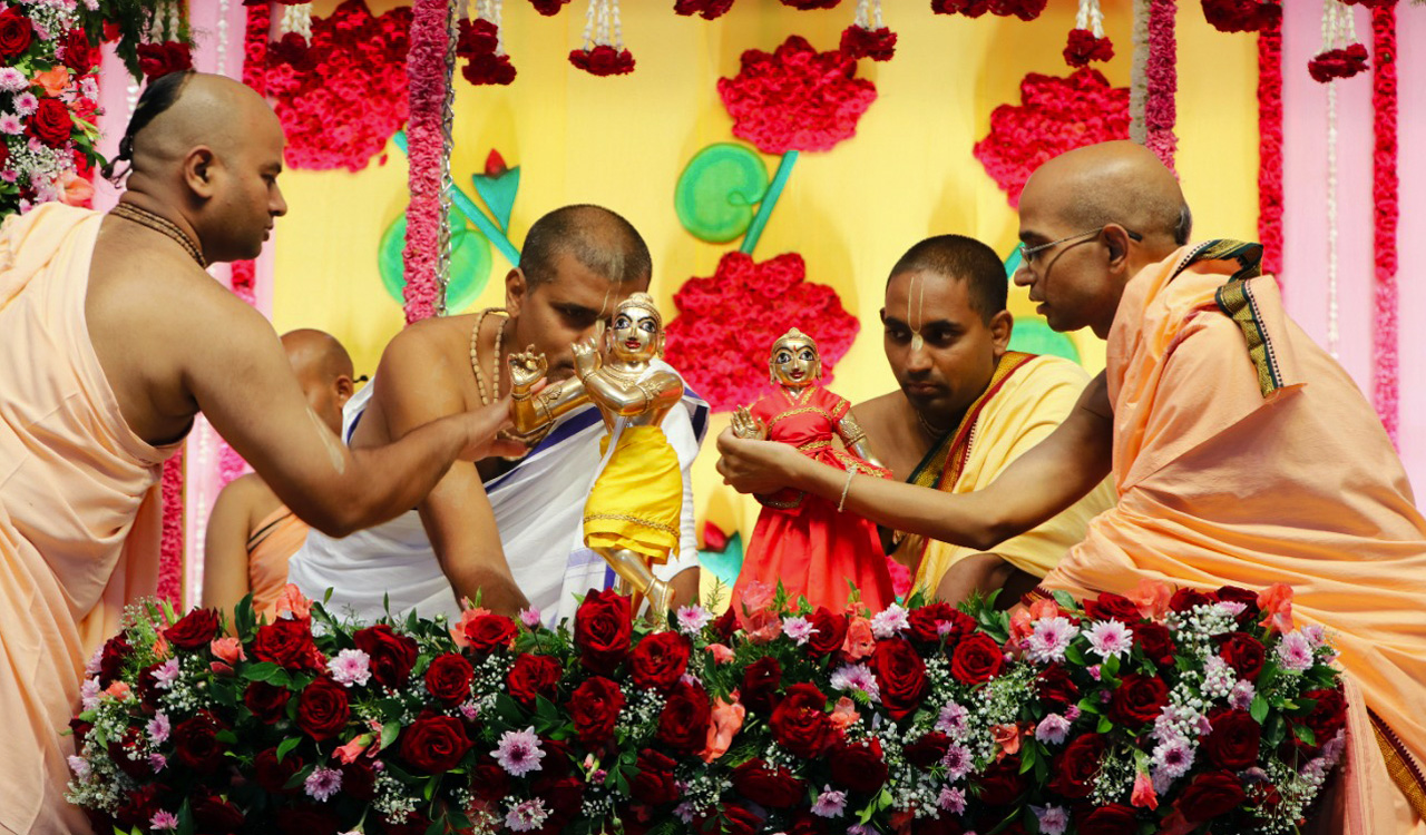 Hyderabad: Devotees in large numbers participate in Sri Radhastami festivities