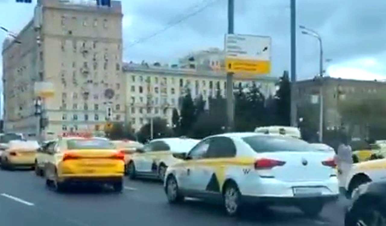 Hackers send cabs to same location in Russia, creates huge traffic jam