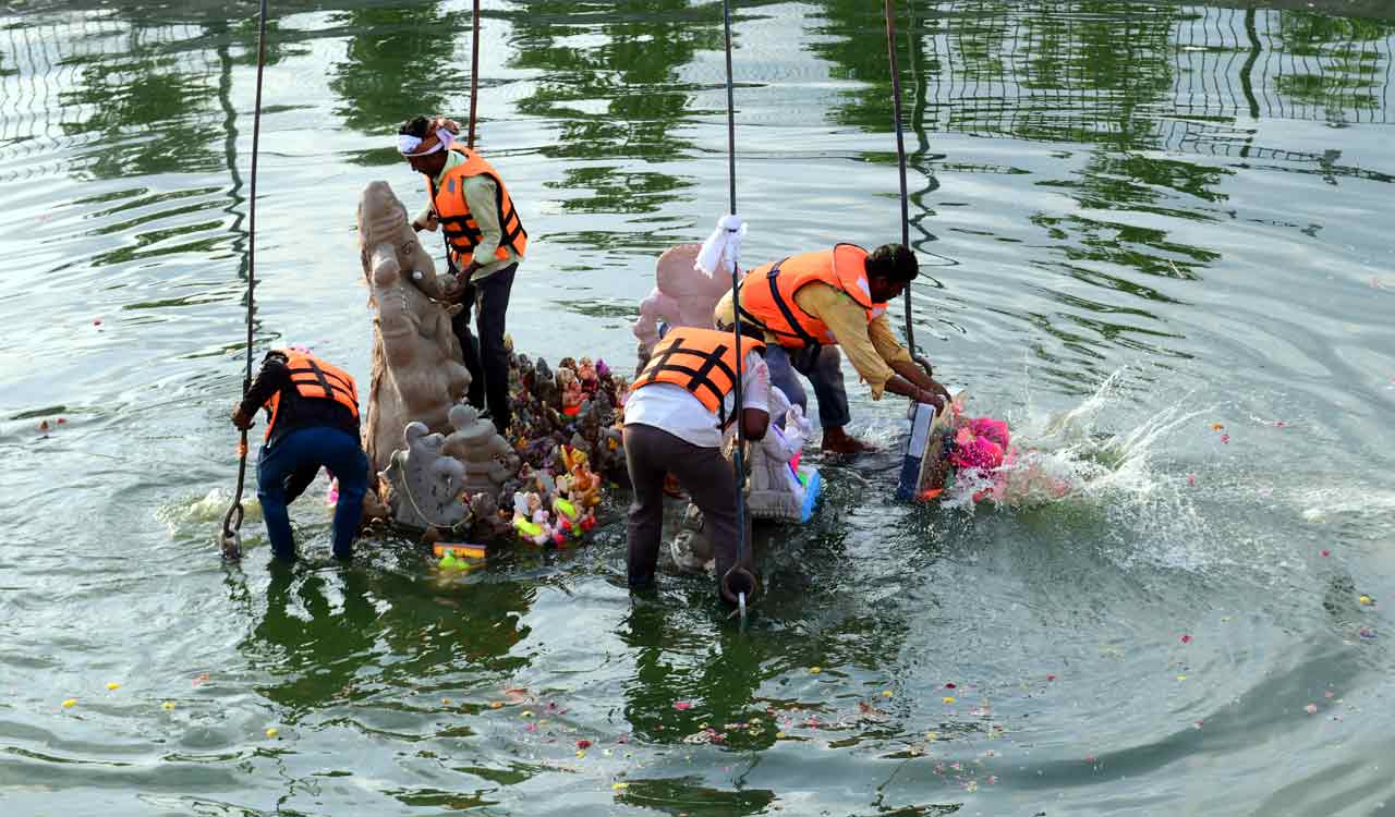 Hyderabad: Ganesh idols immersion picks up on Sunday