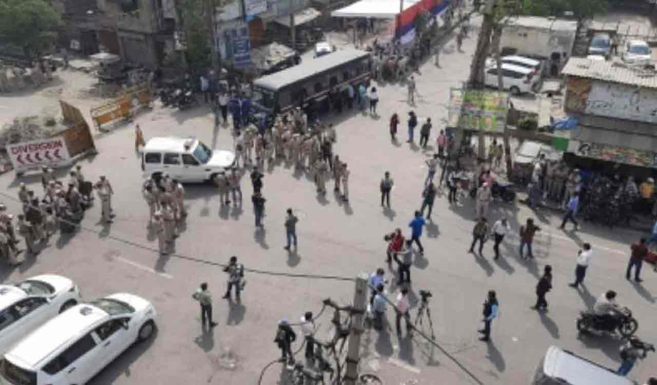 Jahangir puri violence case: Court grants bail to accused of rioting, possessing illegal weapon