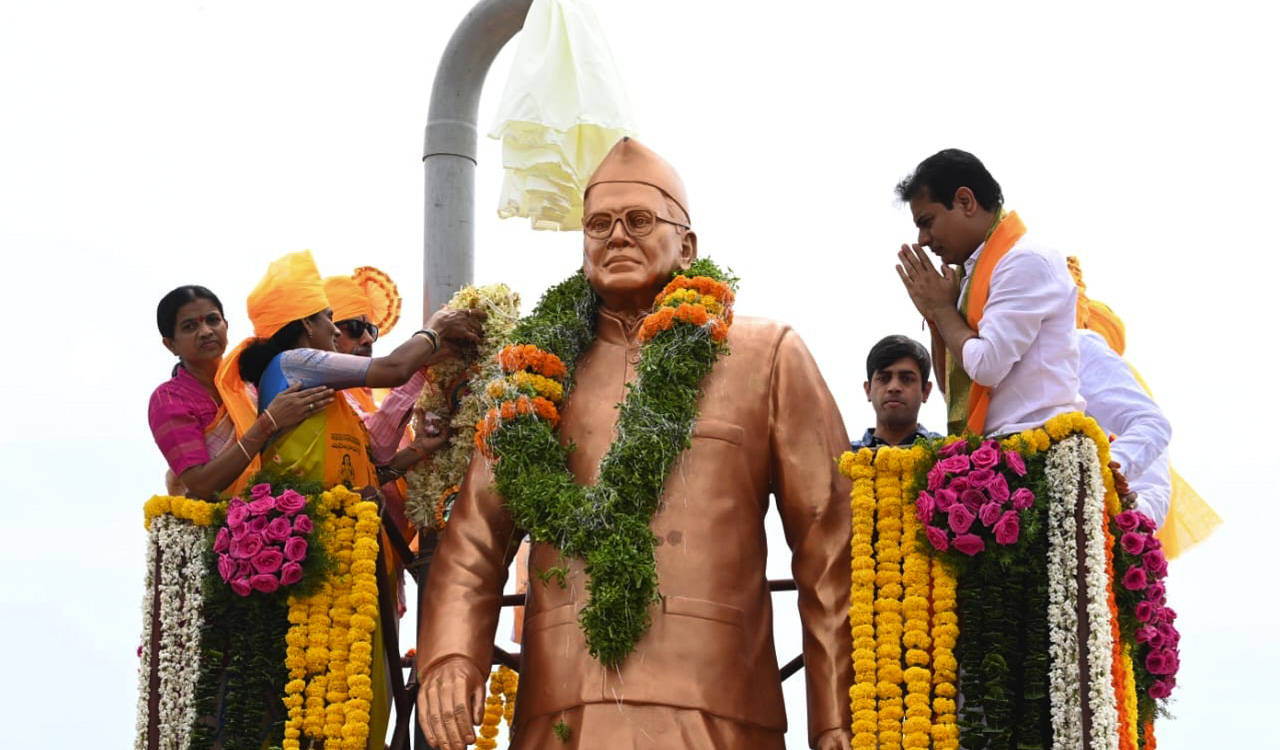 KTR unveils Konda Laxman Bapuji statue in Hyderabad