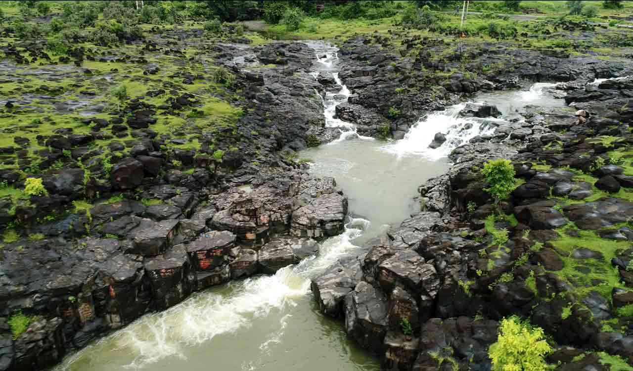 TSRTC arranges bus service to Kuntala, Pochera waterfalls at affordable price