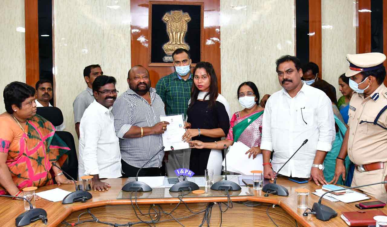 Minister Gangula distributes ID cards to transgenders