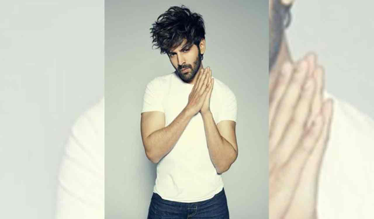 It’s ‘Dream come true’ moment for young girl who gets to dance with Kartik Aaryan