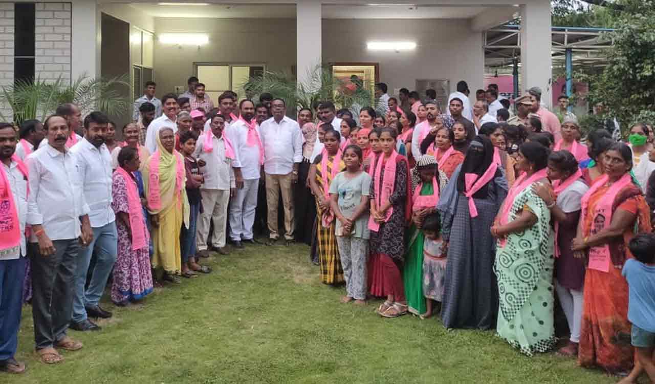 150 families join TRS in Khammam