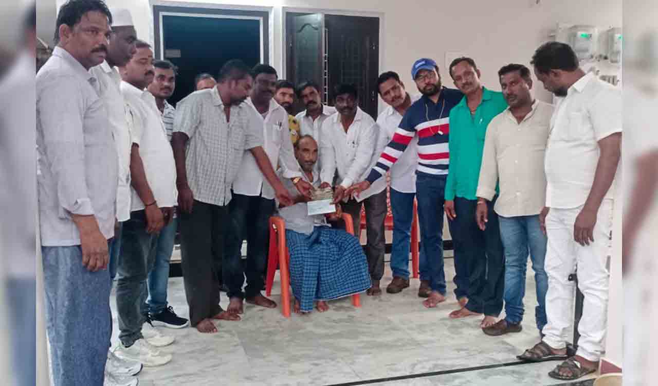 Khammam: Two-wheeler mechanics body comes to rescue of member