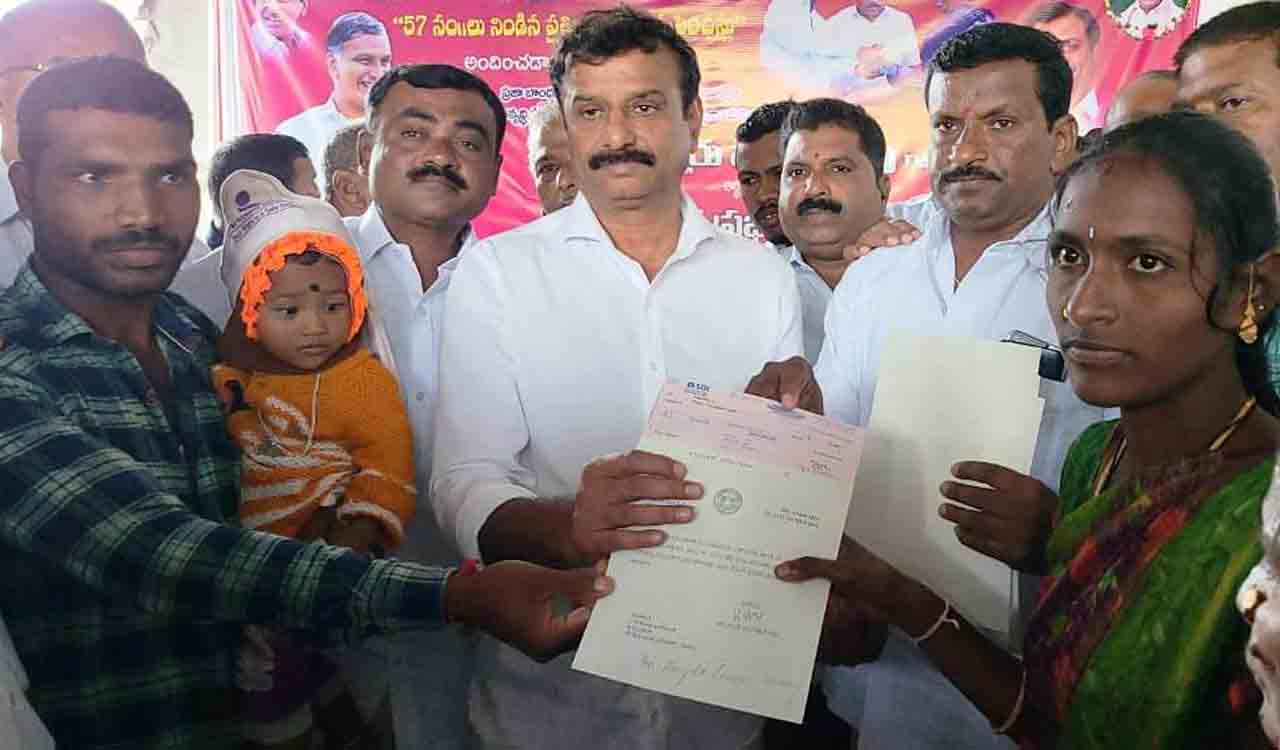 KCR will become an immediate sensation in national politics: Medak MP