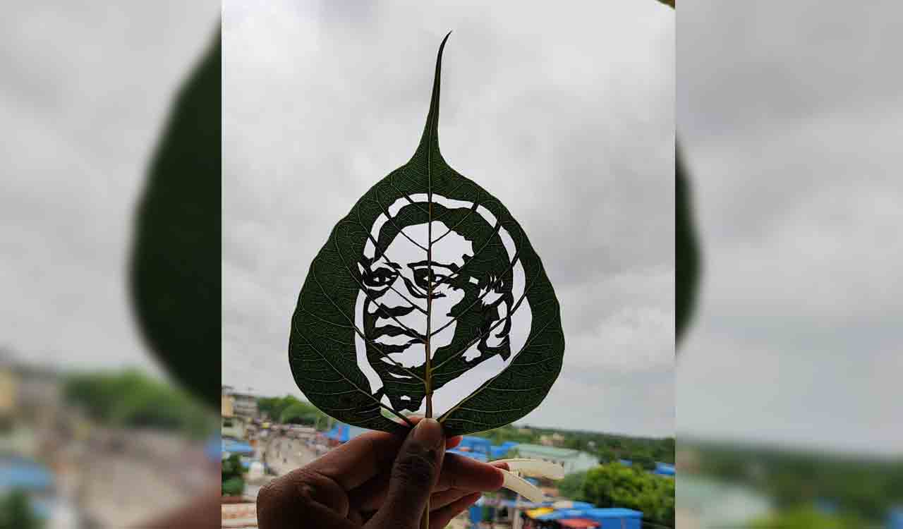 Telangana: Leaf Art brings fame to Shiva Kumar