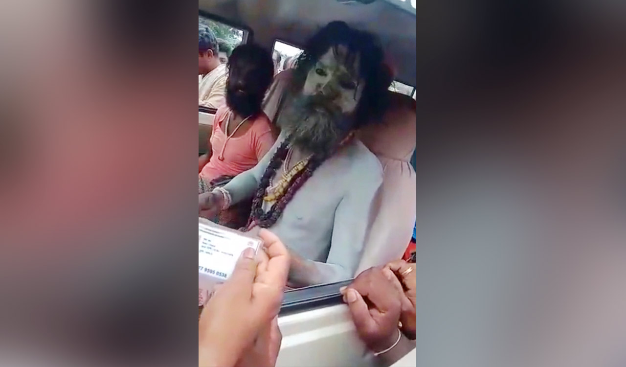 Maharashtra: Monks attacked in Sangli on suspicion of being child-lifters, police probe underway