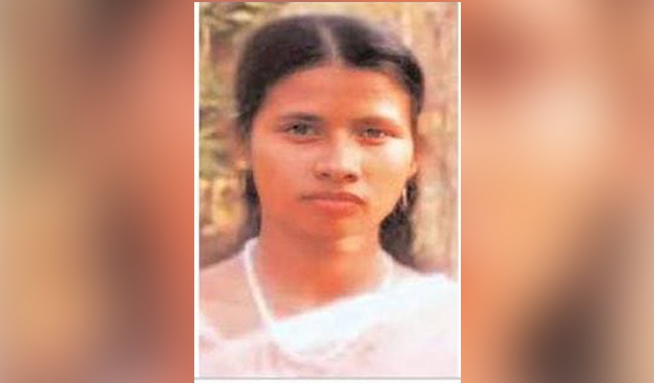 Maoist Azad demands police to produce Cherla LGS commander Rajitha before court