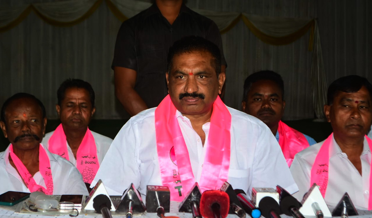 Congress leader has no moral right to criticize Vinod Kumar: Karimnagar Mayor