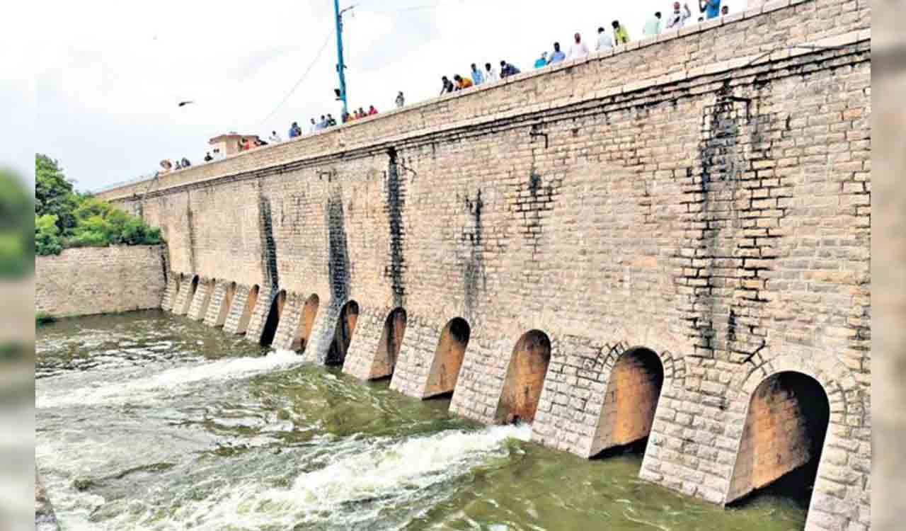 Heavy rains: Four more gates of Osman Sagar opened