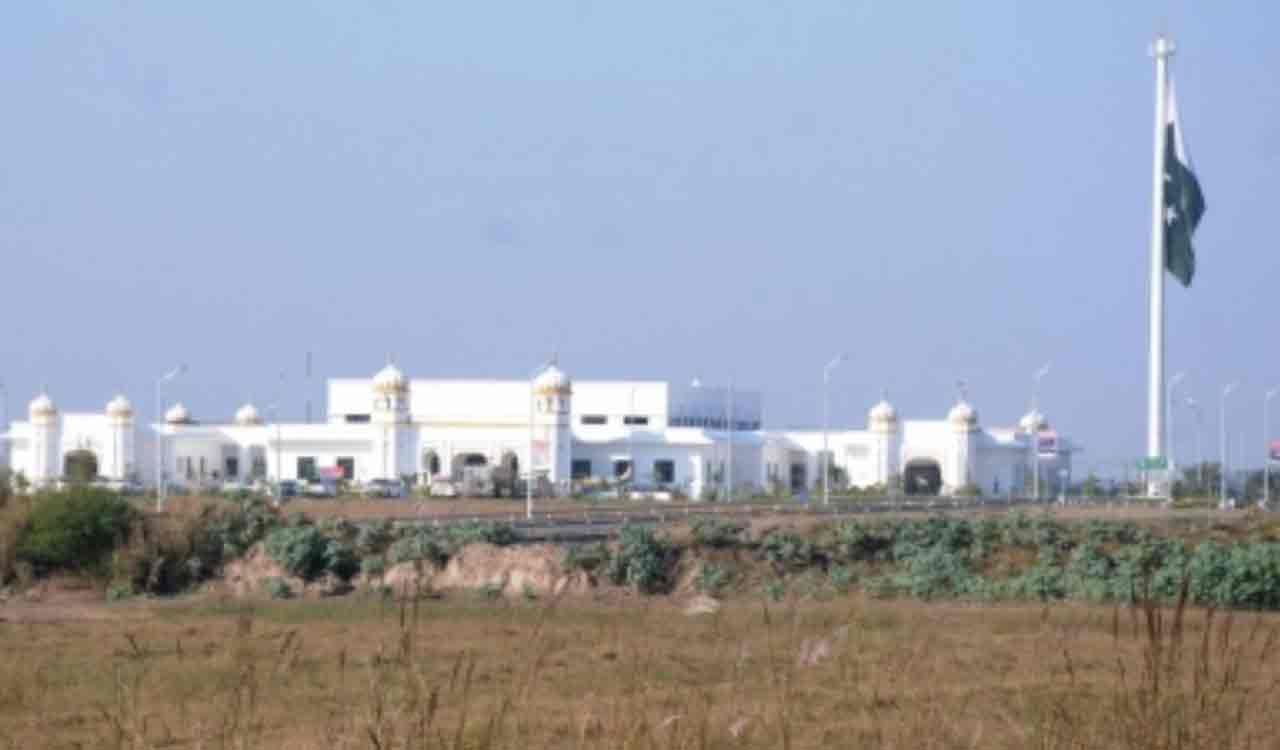 Man meets sister in Kartarpur after separation from family in 1947