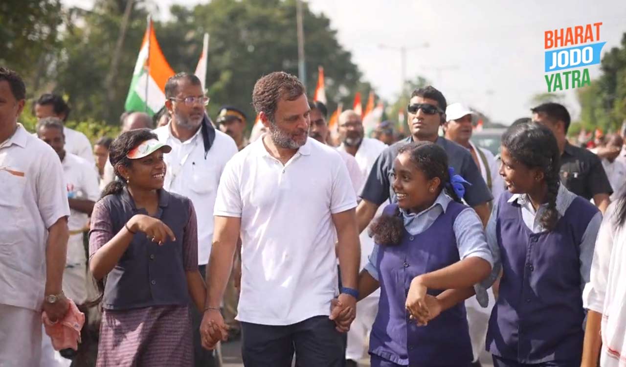 Rahul Gandhi resumes ‘Bharat Jodo Yatra’ on 18th day in Thrissur in Kerala