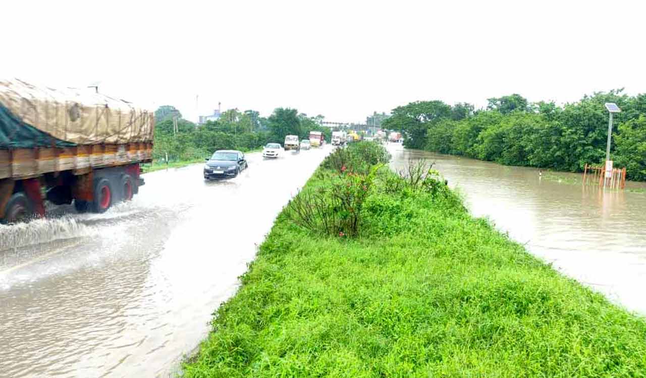 Rains lash parts of erstwhile Adilabad, wreaks havoc