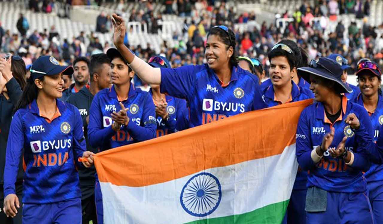 Sachin Tendulkar bids farewell to Jhulan Goswami