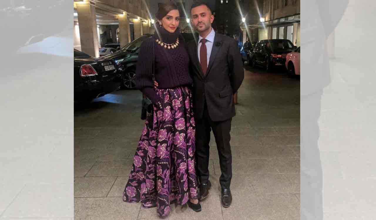 Sonam desires a date with hubby Anand Ahuja