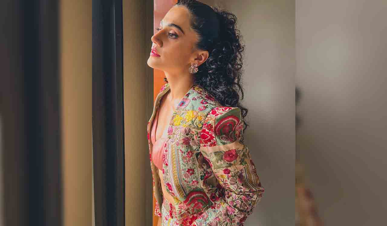 Look magnetic in multi-coloured outfits