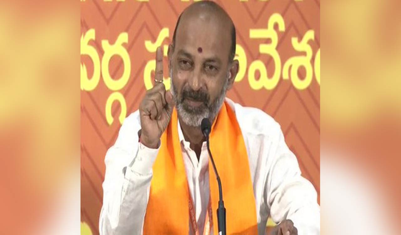 Bandi Sanjay refers Hussain Sagar as “Vinayak Sagar”