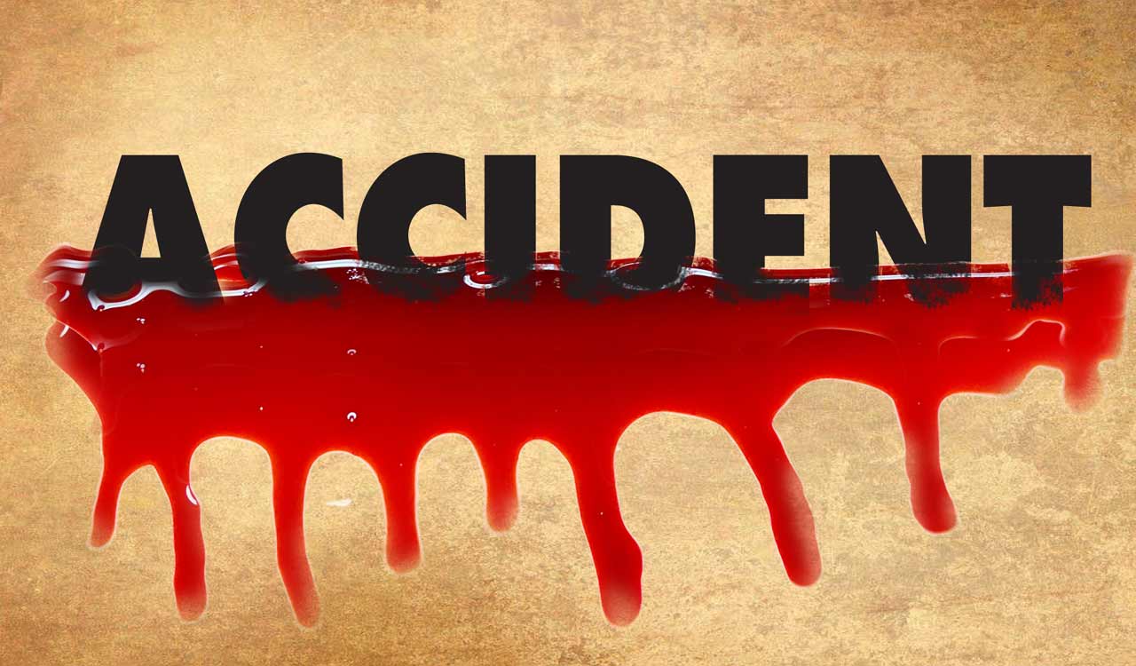Two women killed after lorry hits bike in Rangareddy