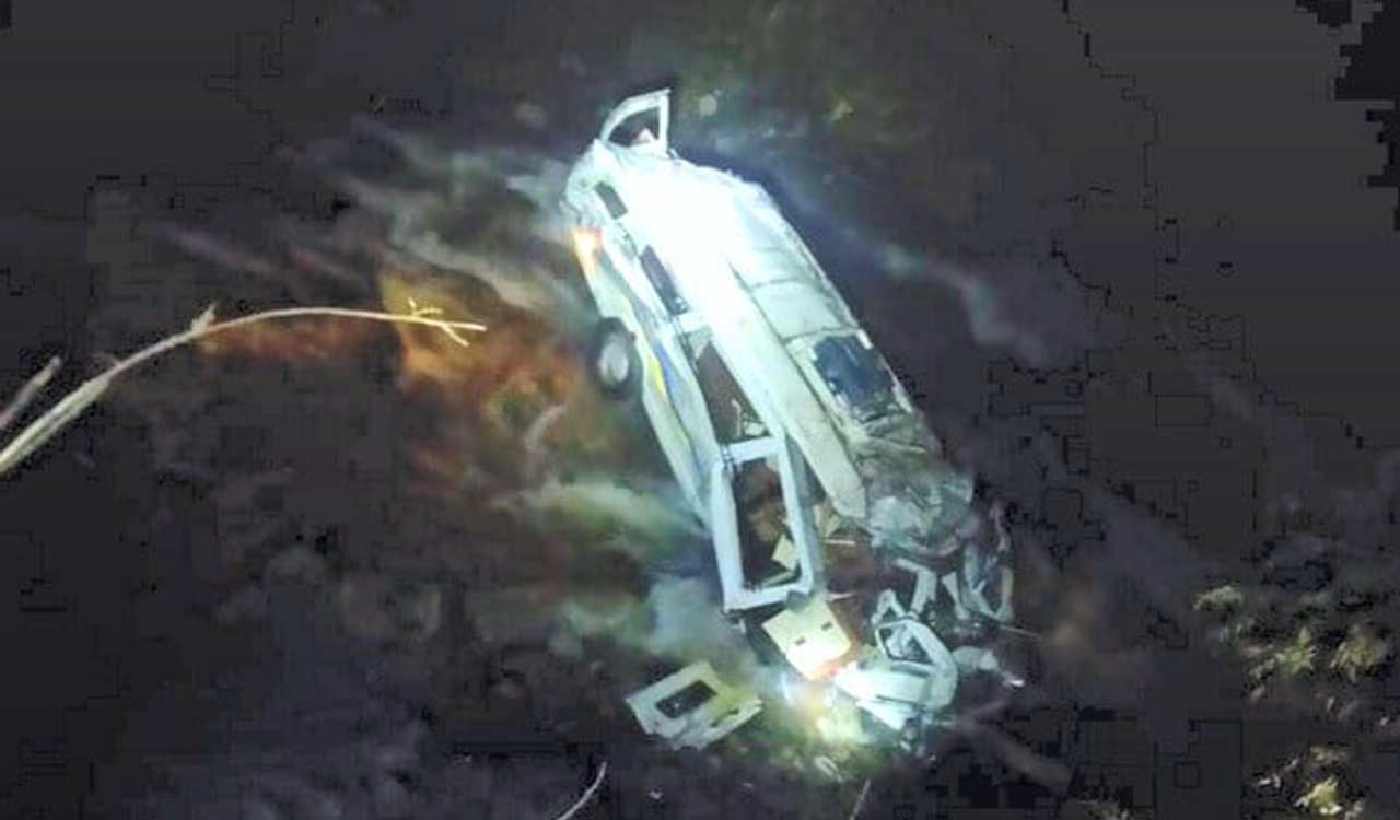 Vehicle falls into gorge in Himachal Pradesh, 10 tourists killed 